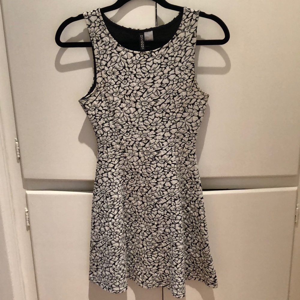 Floral black and white summer dress